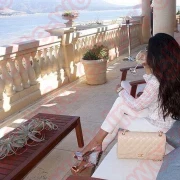 Мы лучшие в своём деле и очень ценим каждую нашу девушку