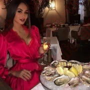 Новосибирск проводится набор девушек от 18 до 38 лет.