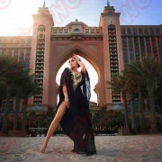 Прямо сейчас идет набор моделей от 18 лет