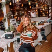 Приглашаем на работу девушек