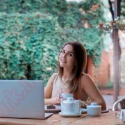 Приглашаю на высокооплачиваемую работу девушек от 18 лет до 35,с приятной внешностью!