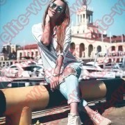 Приглашаем диспетчера на телефоне с бесплатным проживанием строго у нас