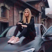 Приглашаем девушек на работу у моря