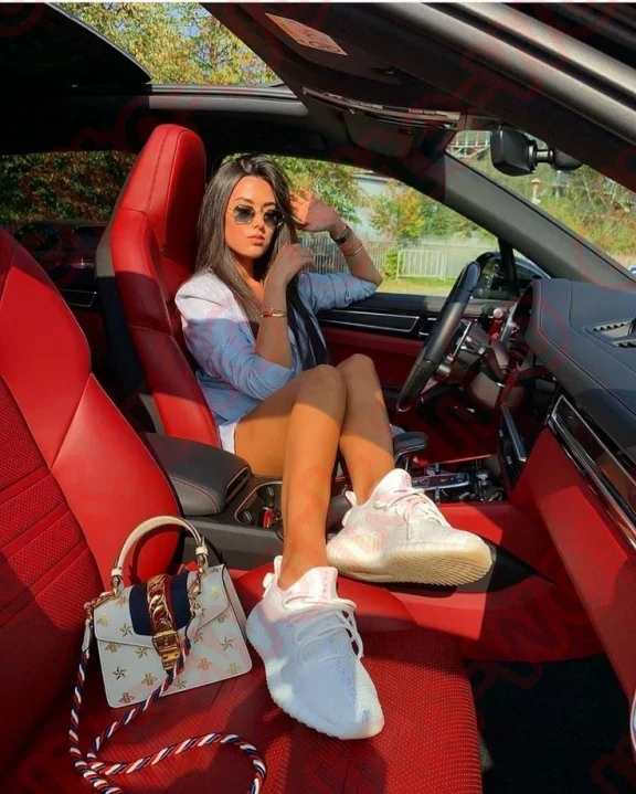 Ты ищешь работу? А мы ищем тебя! Девушки!