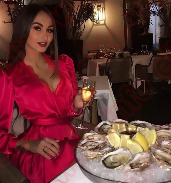 Новосибирск проводится набор девушек от 18 до 38 лет.