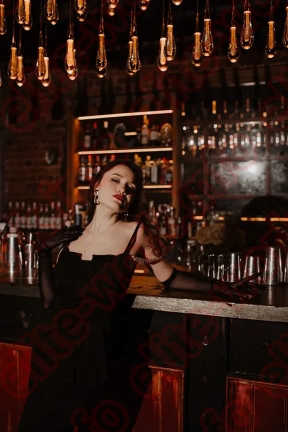 Требуются девушки приятной внешности от 18