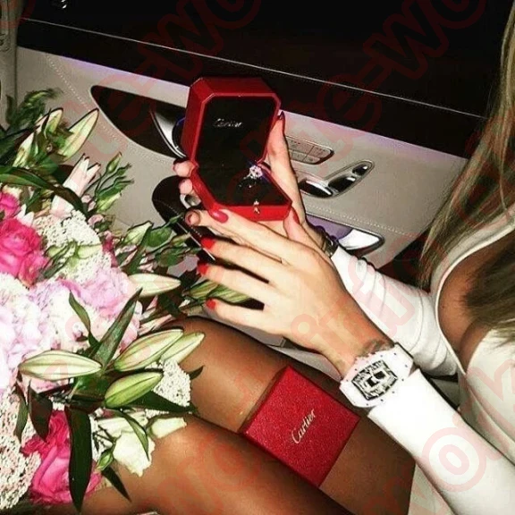 Требуются девушки в сфере сопровождения. ЗП от 300000